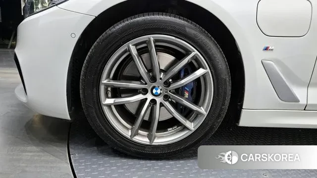 BMW 5 Series (G30) id 3708745 из Кореи 15