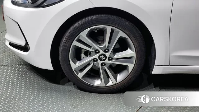 Hyundai Avante AD id 3009471 из Кореи 15