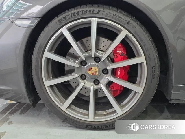 Porsche 911(992) id 4563378 из Кореи 15