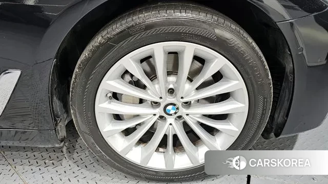 BMW 5 Series (G30) id 3727339 из Кореи 15