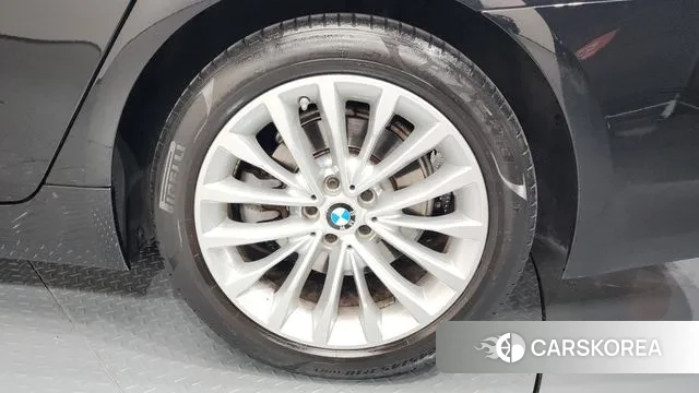 BMW 5 Series (G30) id 3407117 из Кореи 15