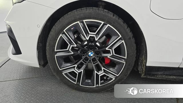 BMW 5 Series (G60) id 4353915 из Кореи 27