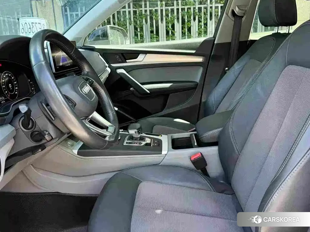 Audi Q5L 2018 Черный из Китая, фото 5