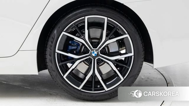 BMW 5 Series (G30) id 3798920 из Кореи 15