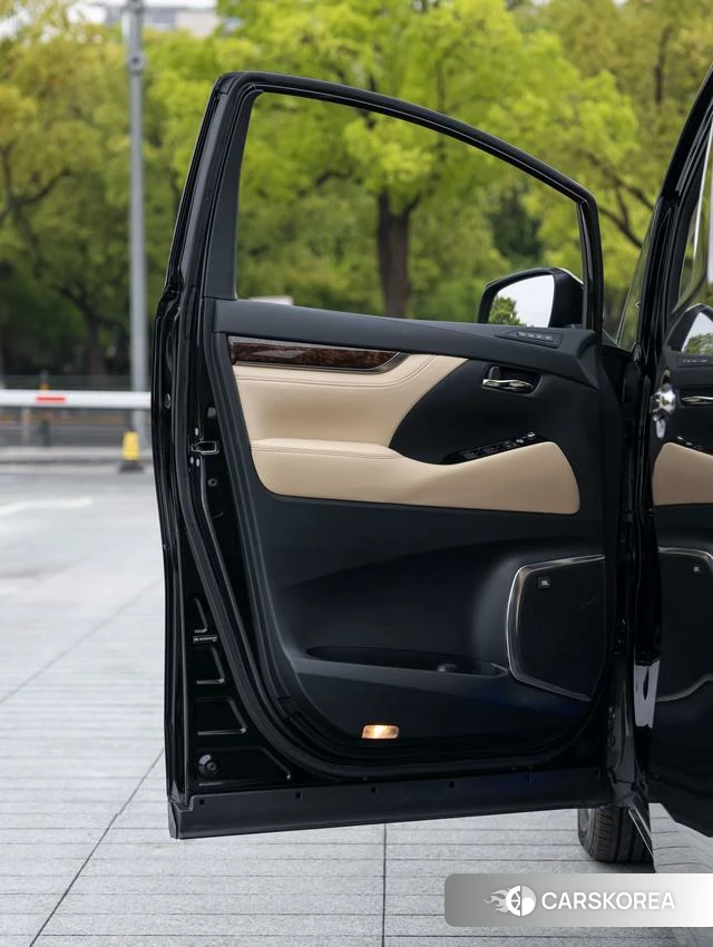 Toyota Elfa id 4253699 из Китая 22