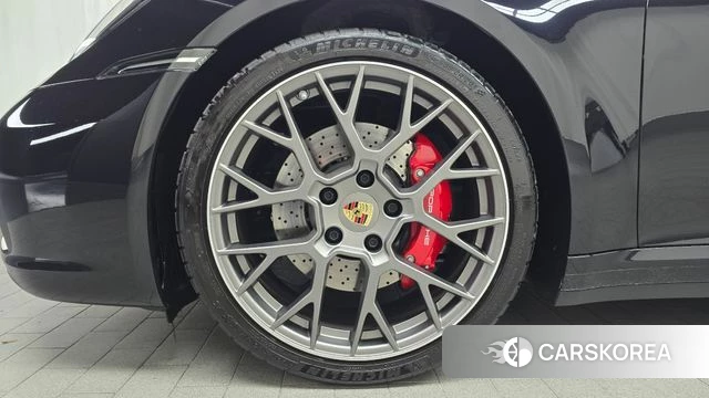 Porsche 911(992) id 4308103 из Кореи 30