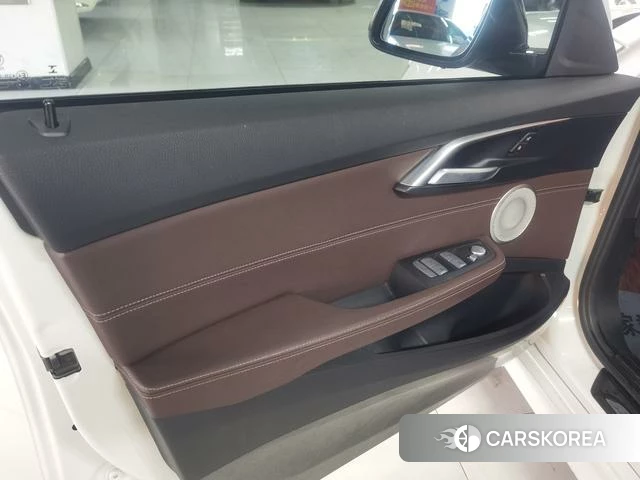 BMW 1 series id 4278505 из Китая 18
