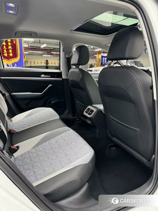 Volkswagen Lavida 2024 Белый из Китая, фото 6