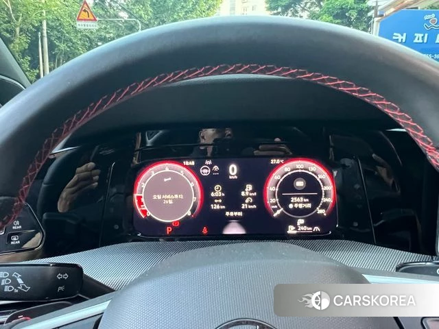 Volkswagen Golf 8th Generation 2025 Черный из Кореи, фото 5