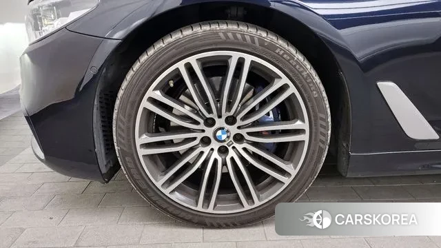 BMW 5 Series (G30) id 3698944 из Кореи 15