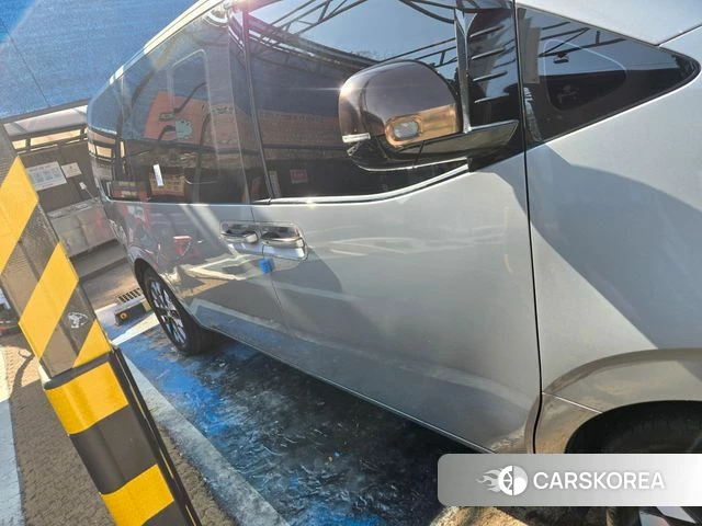 Hyundai Staria 2022 Серебристо-серый из Кореи, фото 5