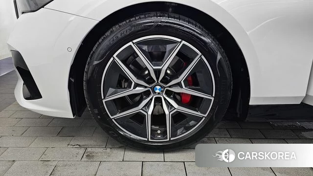 BMW 5 Series (G60) id 4664769 из Кореи 28