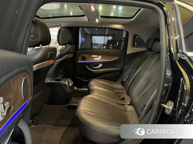 Mercedes-Benz E-class id 3890863 из Китая 14