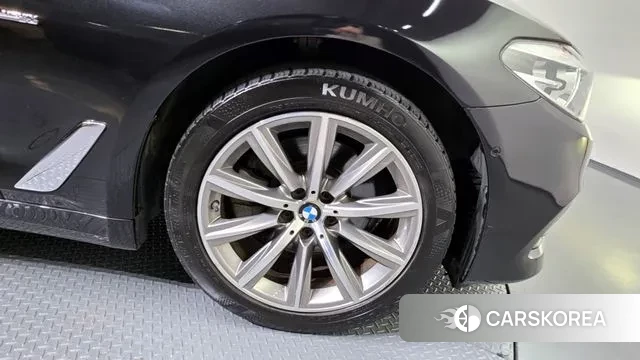 BMW 5 Series (G30) id 3090716 из Кореи 15