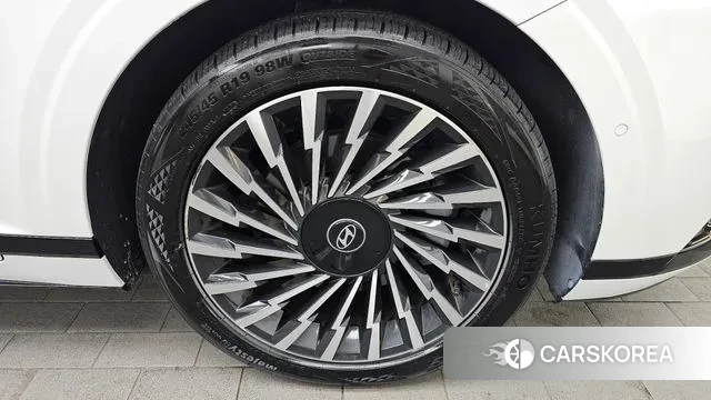 Hyundai Grandeur (GN7) id 3477801 из Кореи 15