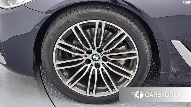 BMW 5 Series (G30) id 3238472 из Кореи 15