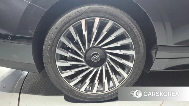 Hyundai Grandeur Hybrid (GN7) id 4711306 из Кореи 32