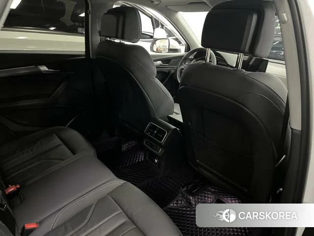 Audi Q5L id 4314637 из Китая 15