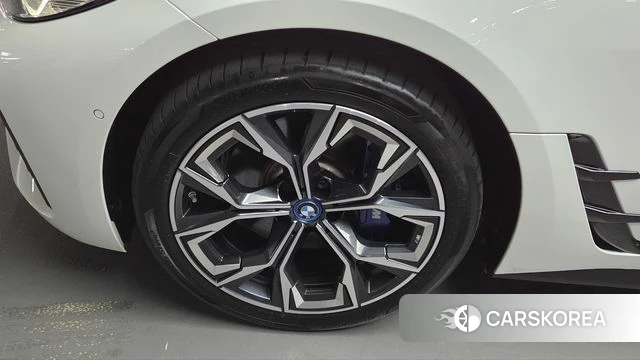 BMW i4 id 4194380 из Кореи 9