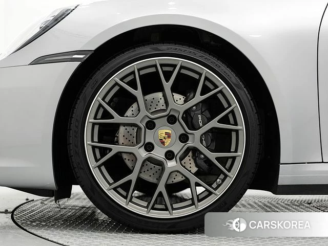 Porsche 911(992) id 3963575 из Кореи 14