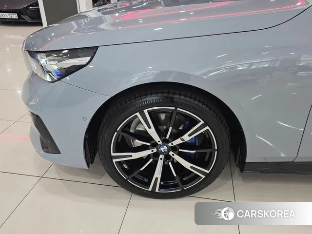BMW 5 Series (G60) id 4493401 из Кореи 14