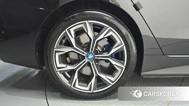 BMW i4 id 4692449 из Кореи 26