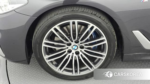 BMW 5 Series (G30) id 3942662 из Кореи 15