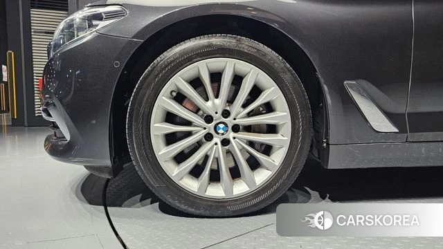 BMW 5 Series (G30) id 3936881 из Кореи 15