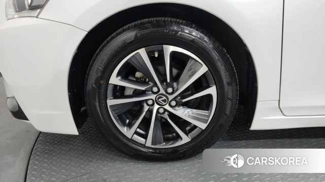 Lexus CT200h id 4615559 из Кореи 29
