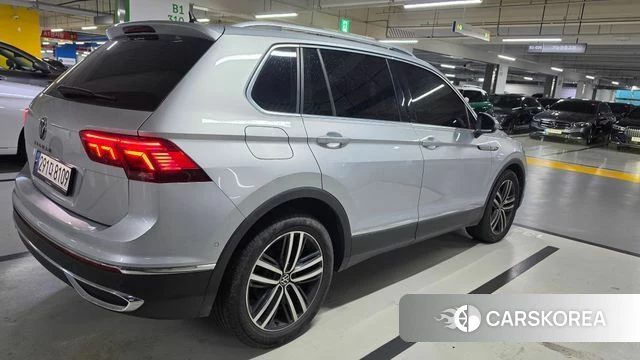 Volkswagen Tiguan second Generation 2021 Серебристо-серый из Кореи, фото 5