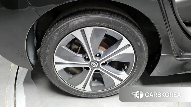 Nissan Leaf (ZE1) id 3899600 из Кореи 15