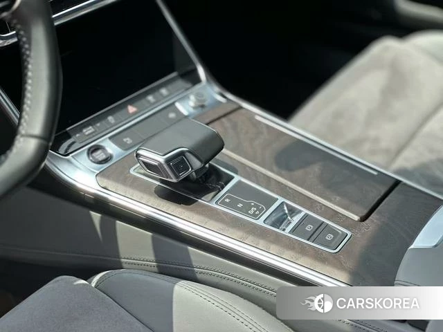 Audi A6L id 4321117 из Китая 7