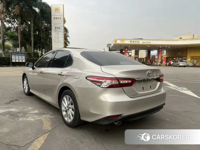 Toyota Camry 2023 Шампань из Китая, фото 5