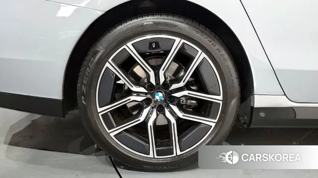 BMW 7 Series (G70) id 3544973 из Кореи 15