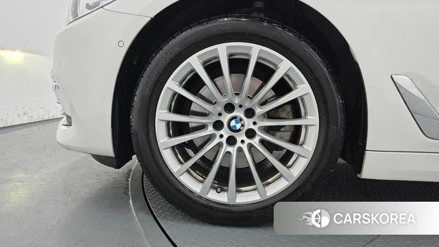 BMW 5 Series (G30) id 3844215 из Кореи 15