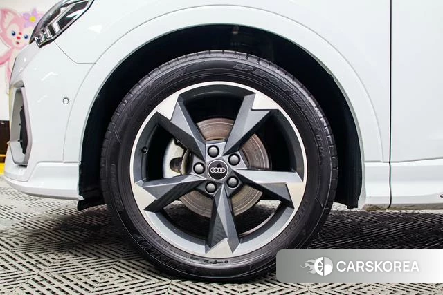 Audi Q3 id 4300985 из Китая 20