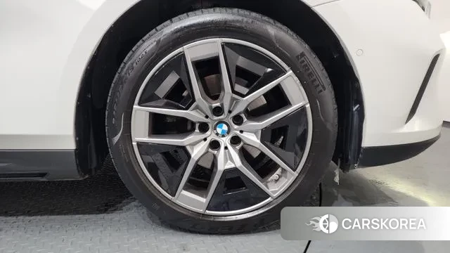 BMW 5 Series (G60) id 3620175 из Кореи 15