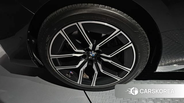 BMW 7 Series (G70) id 4177862 из Кореи 15