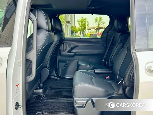 Toyota Grevia 2026 Белый из Китая, фото 5