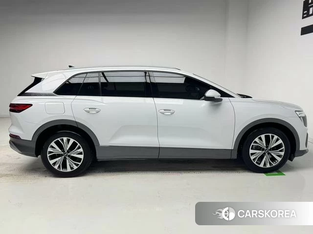 Audi Q5 e-tron id 4260781 из Китая 13