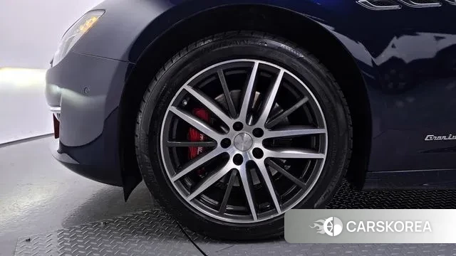 Maserati Ghibli id 3284141 из Кореи 15