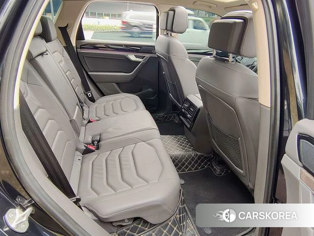 Volkswagen Touareg 2023 Черный из Китая, фото 5