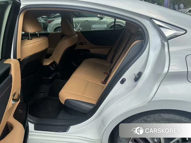 Lexus ES id 4276986 из Китая 7