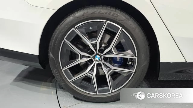 BMW 5 Series (G60) id 4413954 из Кореи 25