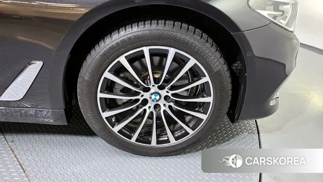 BMW 5 Series (G30) id 3479668 из Кореи 15