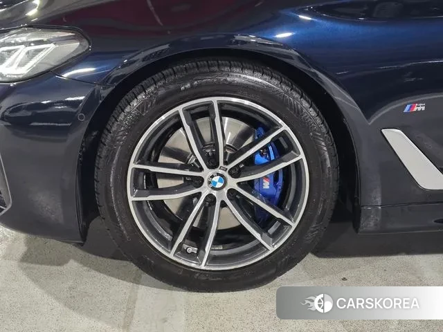 BMW 5 Series (G30) id 3517114 из Кореи 15