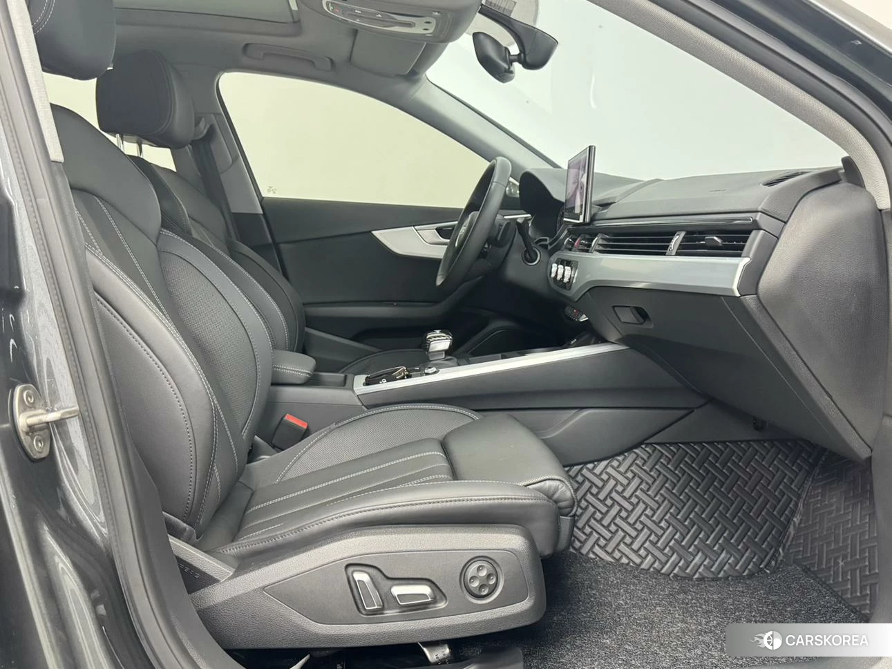 Audi A4L id 4512477 из Китая 14