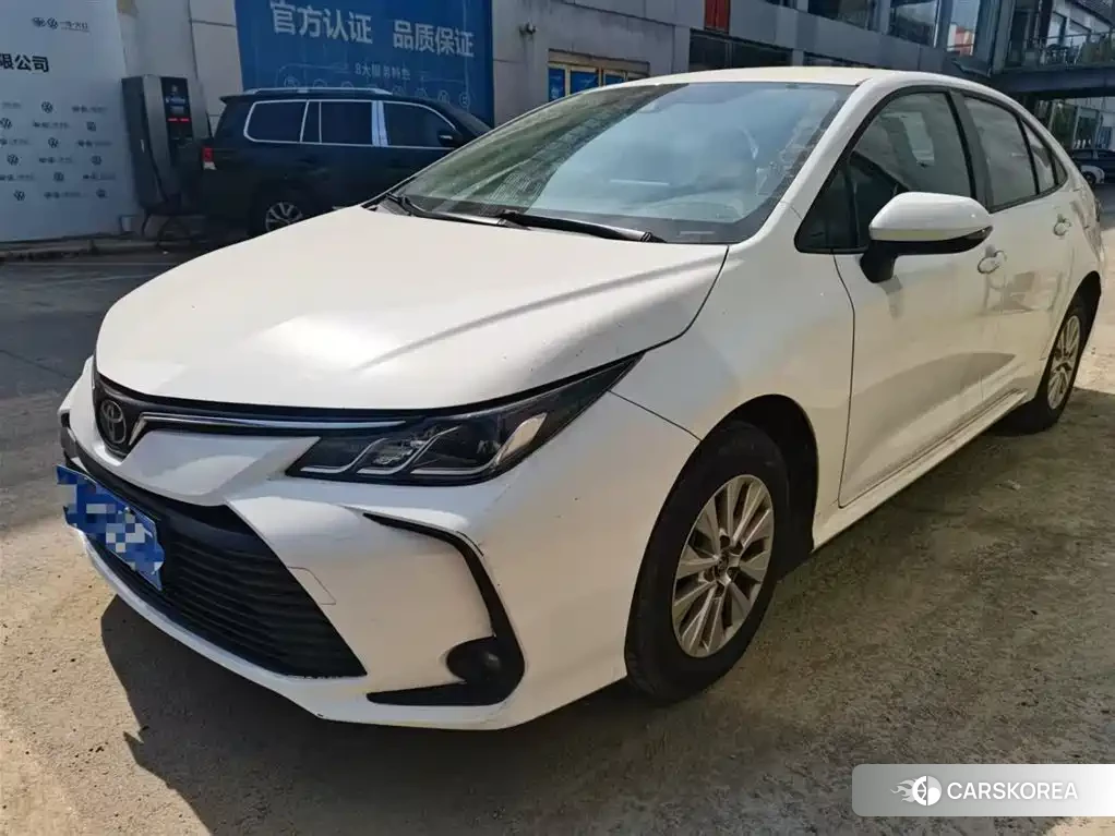Toyota Corolla 2023 Белый из Китая, фото 5