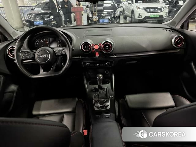 Audi A3 2019 Белый из Китая, фото 5
