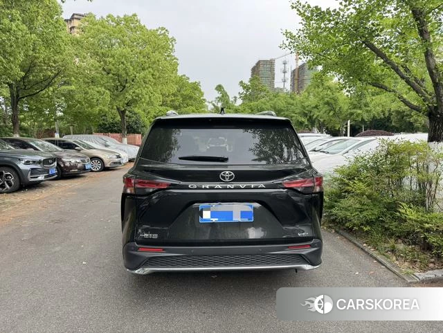 Toyota Grevia id 4321137 из Китая 8